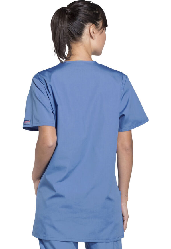 4876 Top cuello V unisex Ciel - Imagen 6
