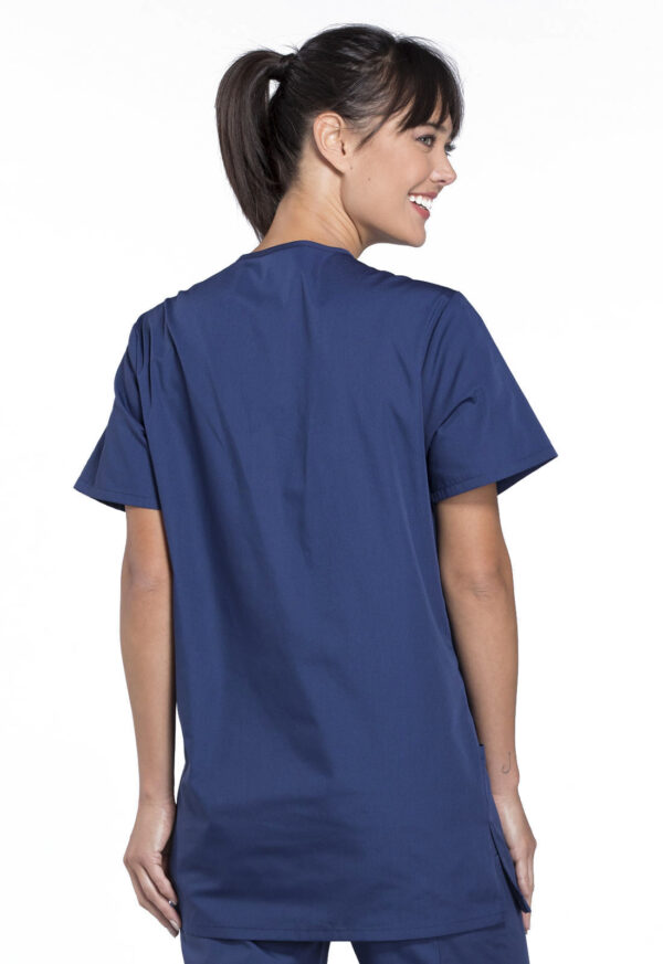4876 Top cuello V unisex Navy - Imagen 4
