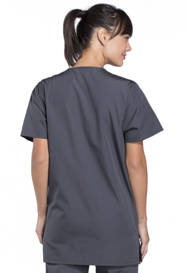 4876 Top cuello V unisex Pewter - Imagen 4